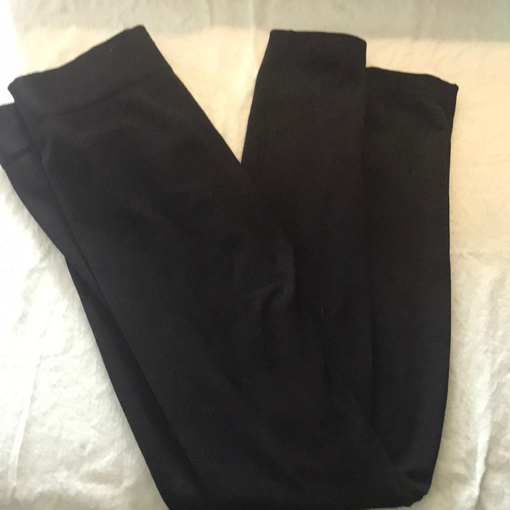 BLACK LEGGINGS